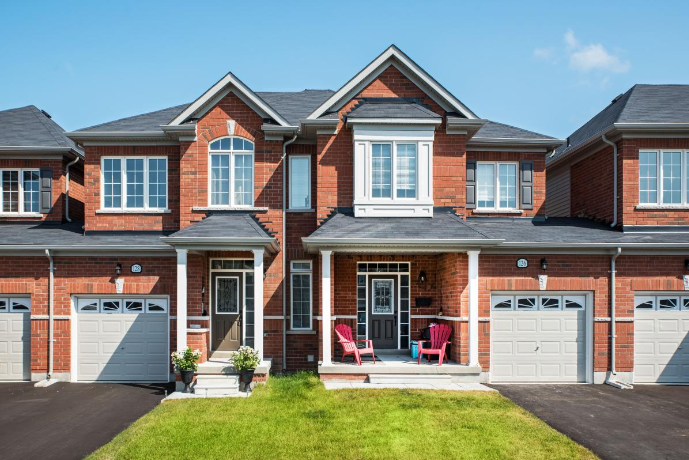 Refreshing Your Home's Curb Appeal for Summer