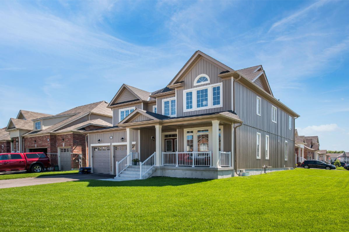 Keep Your Lawn Healthy Throughout the Season